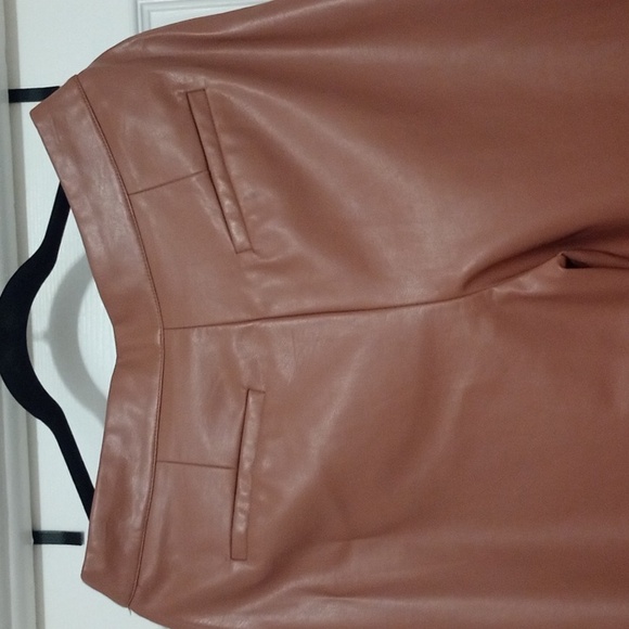 Spring Color Forever 21 Beige Faux Leather Trousers, With Zippper & Pockets New - Picture 8 of 12